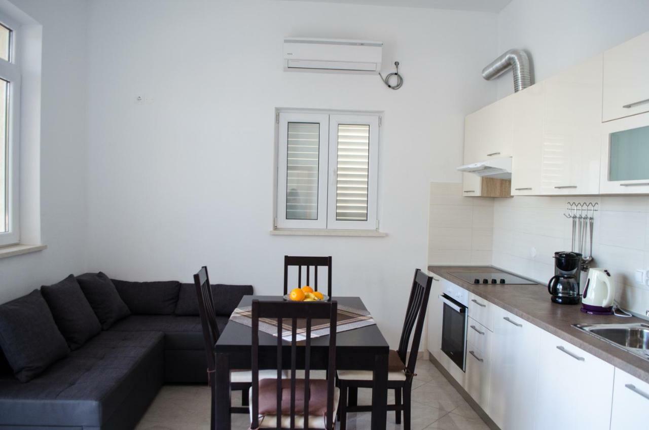 Apartments Rina ซัฟทัท ภายนอก รูปภาพ